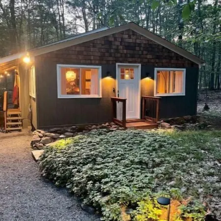 LocustLakeVillage - Lake/Beaches, HotTub, Fire Pit