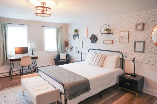 Have the perfect stay in a cozy studio, nestled in the heart of Broad Brook.