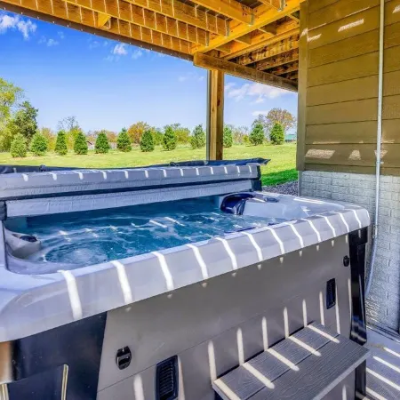 The Bridgeview Lodge  Hot Tub + Incredible Mississippi River Views & Sunsets