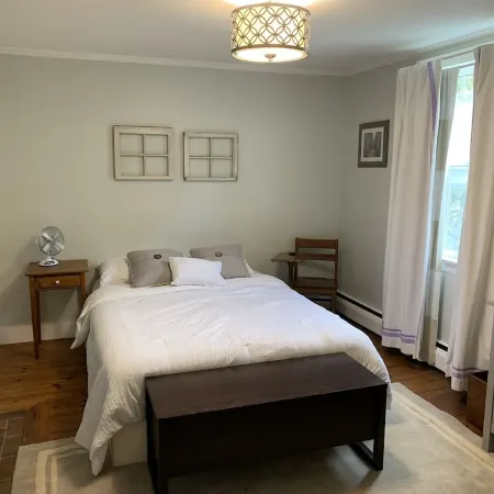 5 Bed 2Bath Fully Remodeled Farmhouse Near Beaches, Portland, Airport & Hiking