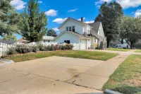 Bancroft House-Spacious, just remodeled & updated! New appliances, arcade games!