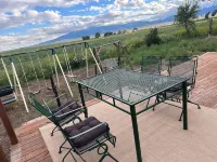 Charming Farm House 3-bedroom house in amazing Monte Vista with mountain views