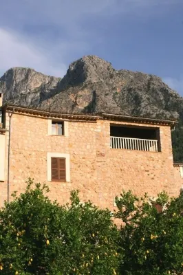 Ca'n Ferru.Old house renovated in Biniaraix overlooking the valley