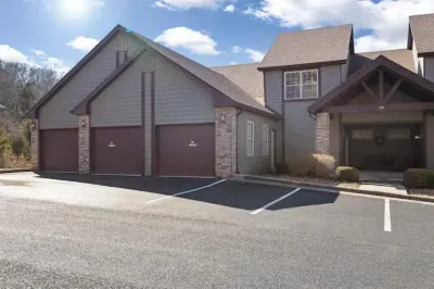 All New! Close to SDC, Golf, Pools and Resort, A Dream on the 13th Green! Hotels in 