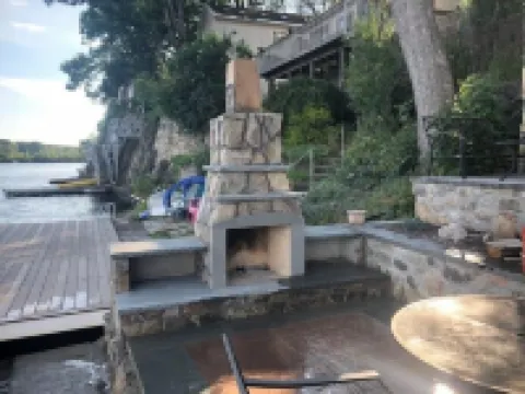 Lakefront Getaway : Mountain & Lakes views 西米爾福德酒店