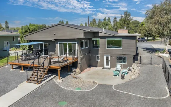 Lakeview Golf Course - Private Pool/Hot Tub - Pet Friendly - Soap Lake, WA