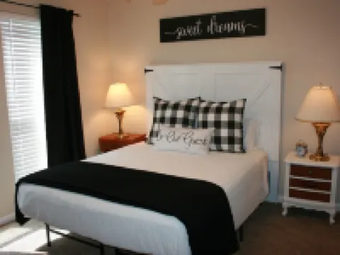 Great location for all things WTAMU and Palo Duro Canyon!  Easy walk to campus. Hoteles en Canyon