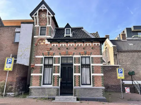 Hotel Rauw aan de Kade Отели в г. Velsen-Zuid