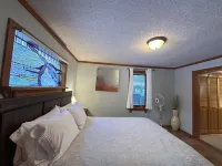 Modern and unique cottage in perfect downtown CDA location for a great getaway!