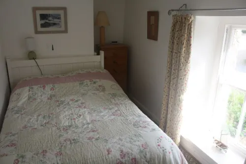 Compact traditional cottage - Coastal Village of Treen