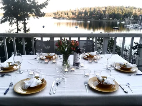 Waterfront Beachhouse: Best Harbor Location and View