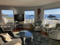 Ocean's Edge-Ocean front home!!!!