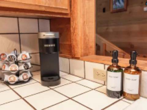 Roundridge Retreat - Dollar Point - Hot Tub - 2 Decks - BBQ - Fireplace Hotels in Dollar Point