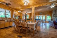 Winter Views Are Stunning! Christmas Decorated All Dec. Perfect for Retreats!!