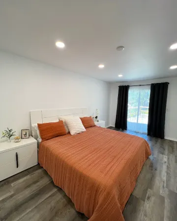 Cheerful four bedroom house with charming view!