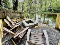 Rivers Edge Cabin, Swimming, Tubing, Fishing, Fire Pit, Grill, Wi-Fi, Relaxing!