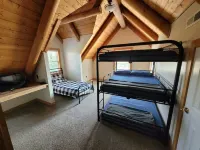 Nolin Lake Log Cabin ~ Beautiful Water Views ~ Great Family Getaway! Hotels near Mammoth Cave