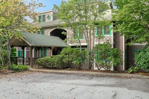 Cozy Mtn Retreat w/ Hiking & Views - Pet Friendly!