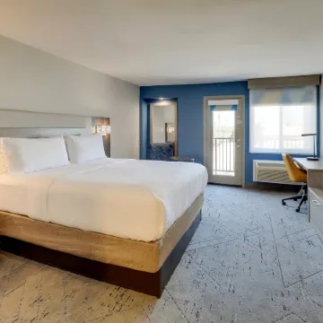 Holiday Inn Express & Suites BRANSON 76 CENTRAL by IHG