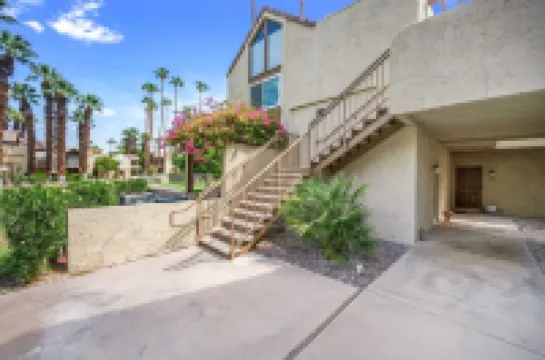 Casa Cornu- Studio+Loft Condo with Heated Pools and Mountain Views Hotels in Indian Wells