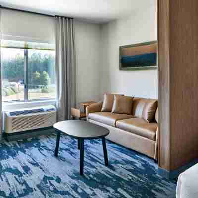 Fairfield Inn & Suites Cornelia Rooms