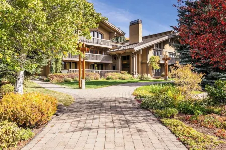 Beautiful Sun Valley Lodge II Penthouse, Sleeps 8 with Amazing Views of Baldy