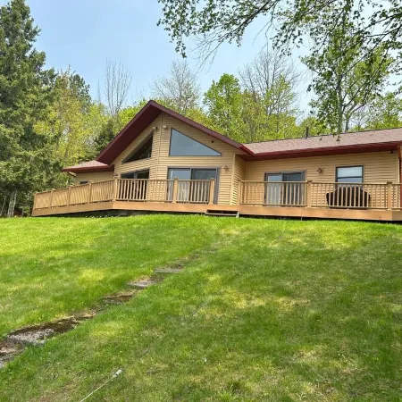 Lake home with UTV/Snow trails located at mailbox.