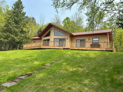 Lake home with UTV/Snow trails located at mailbox.