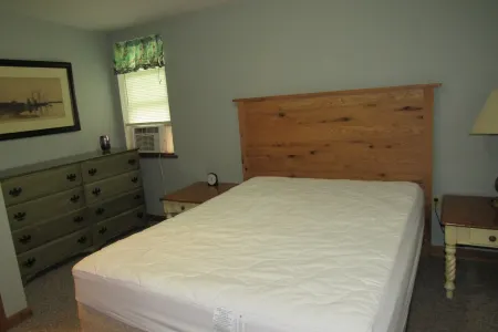 Private, Quiet, Riverfront 3 bedroom Cottage at Woy Bridge Campground & Cabins