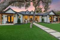 -NEW-Downtown DRIP  Pool/Spa/Golf/Pickleball/30Guests