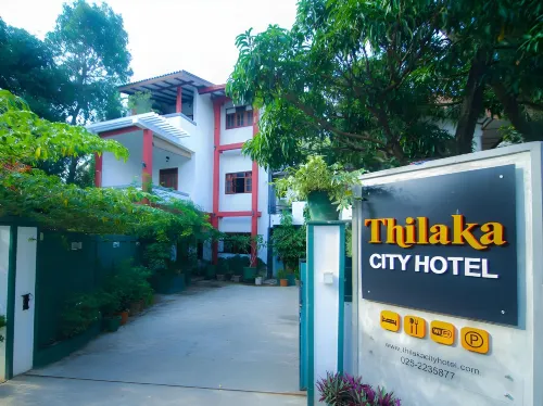 Thilaka City Hotel - Kitchens