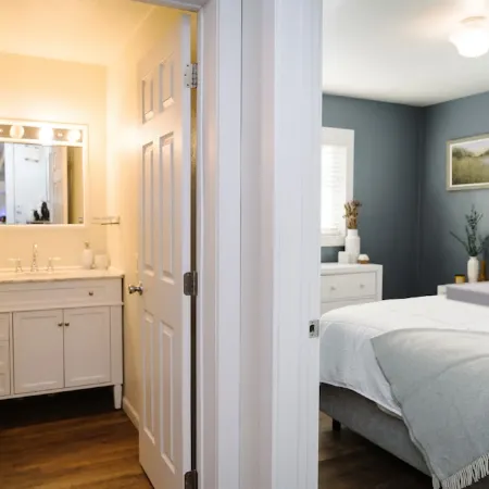 Beautifully updated 2-bed, 1-bath home in downtown Cody. Sleeps 5!