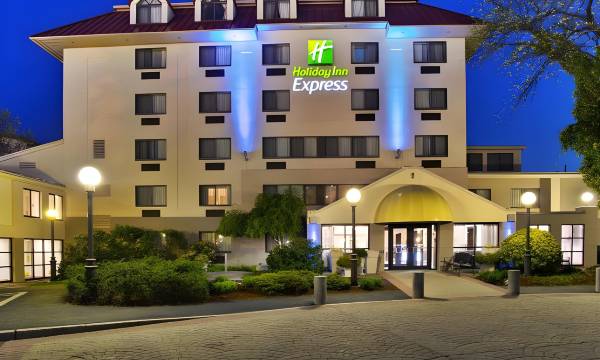Holiday Inn Express Boston-Waltham by IHG