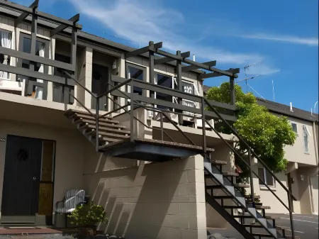 Howick Motor Lodge Отели рядом с достопримечательностью «Колледж Маклинс»