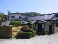 Fuji-Hakone Guest House Hotels near Hakone Venetian Glass Museum (Glass Forest)