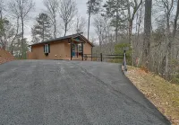 Charming 2-bedroom house with WiFi, AC nestled in the mountains of clayton