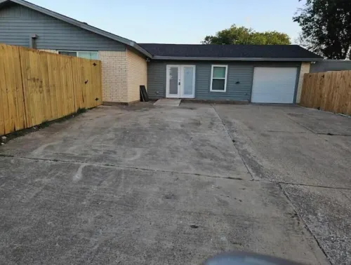SUPERHOST/Luxury Comfort Cove/Crib/High Chair! AT&T/6Flags/3.8miles