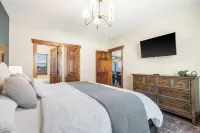 Lake View Escape - Sleeps 22, Game Room, Indoor Pool - ジム