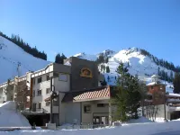 Red Wolf Lodge at Olympic Valley Hotels in der Nähe von Gallery Keoki