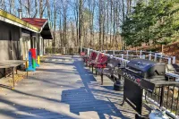 Ski hunter, Indoor pool & sauna .2 miles to slopes