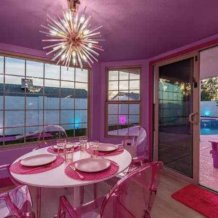 Dollhouse Daydream Barbie-inspired, Spacious 5-bedroom house with heated pool