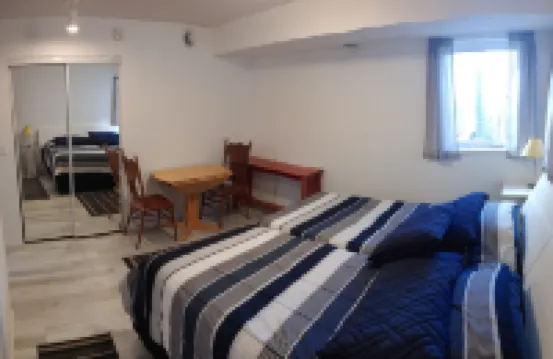 Awesome lake view & water access. GENEVA Center Strip, Sunsets, private parking!