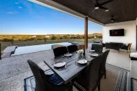 NEW Pool, Hot Tub, Fire Pit, Views on 10 acres, 5 mins from DT Johnson City!