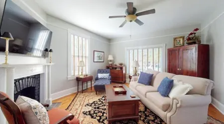 Cozy Home Centrally Located + Great Amenities