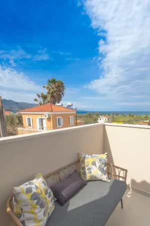 SeaStone House for relaxation, 4min walk to beach! Отели рядом с достопримечательностью «Afrata Beach»