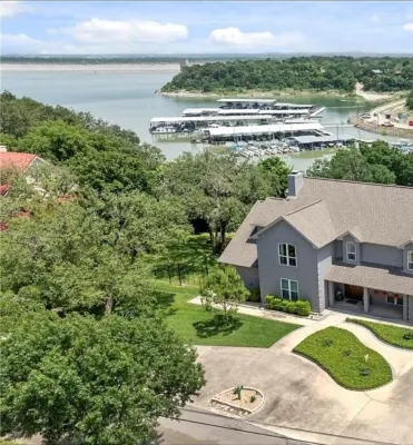 Welcome to Marina Pointe! Stay, Relax, Explore-Your Perfect Getaway Starts Here!