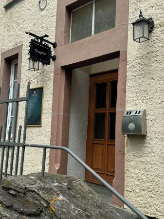 Schloss Hotel Kastellaun Отели в г. Хольних