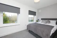 2 Bed Derby House- Parking - Rolls Royce