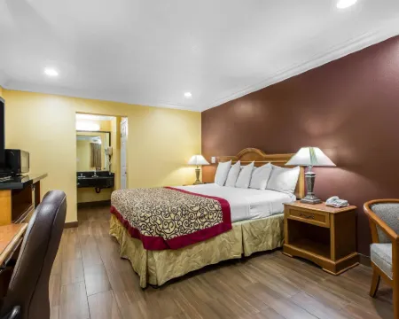 Rodeway Inn Cypress - Buena Park Hotels in Cypress