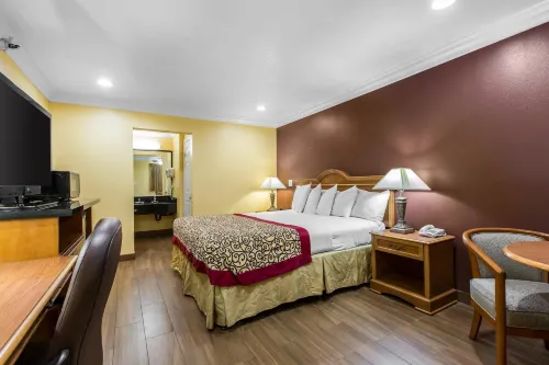 Rodeway Inn Hotels in Cypress